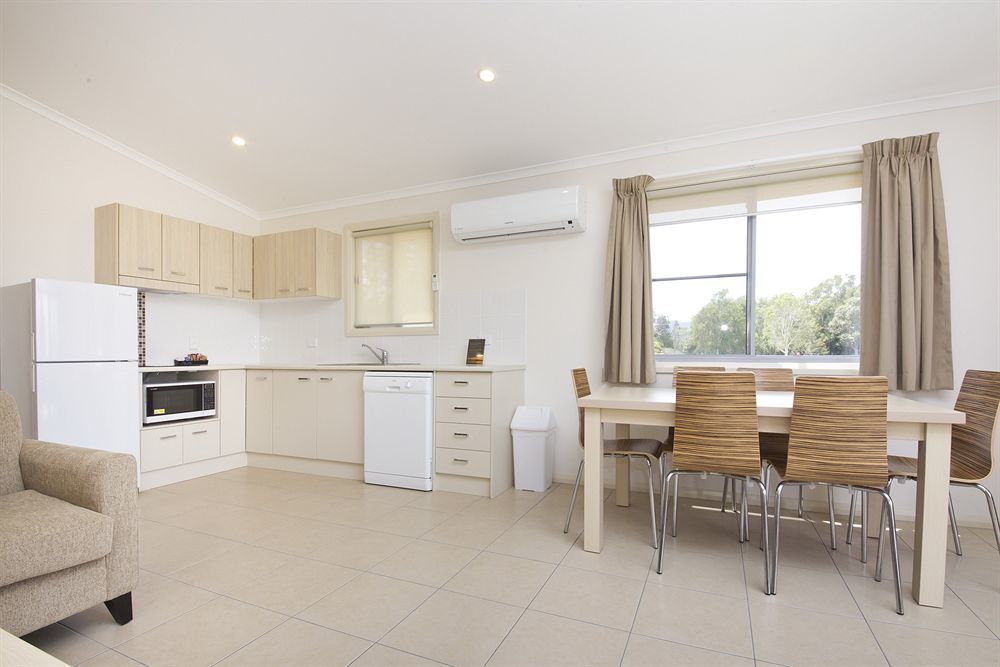 Lakeside 4* Forster